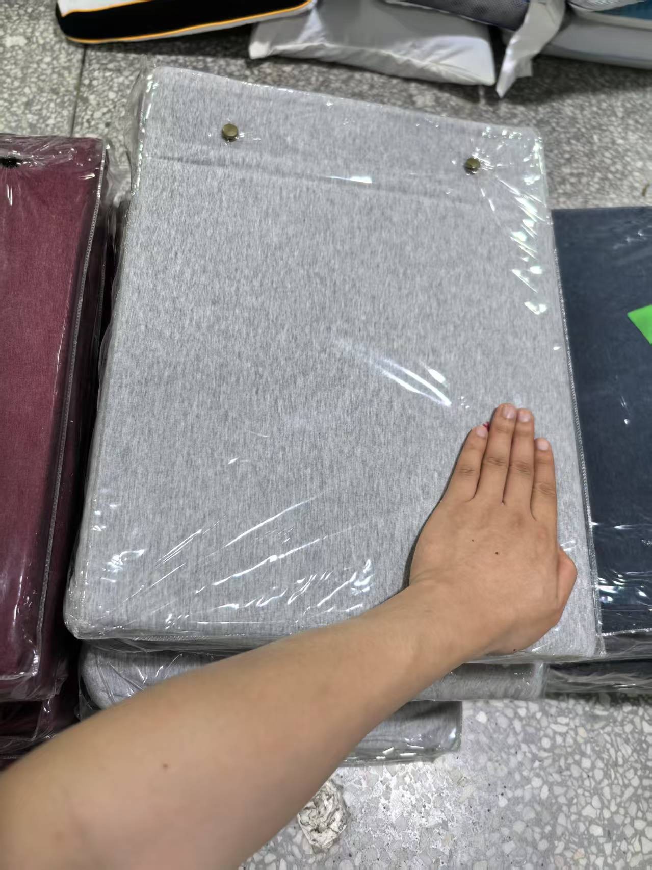 《厚广家》3楼200×230浅灰色系针织棉全棉四件套 不挑款 发1套