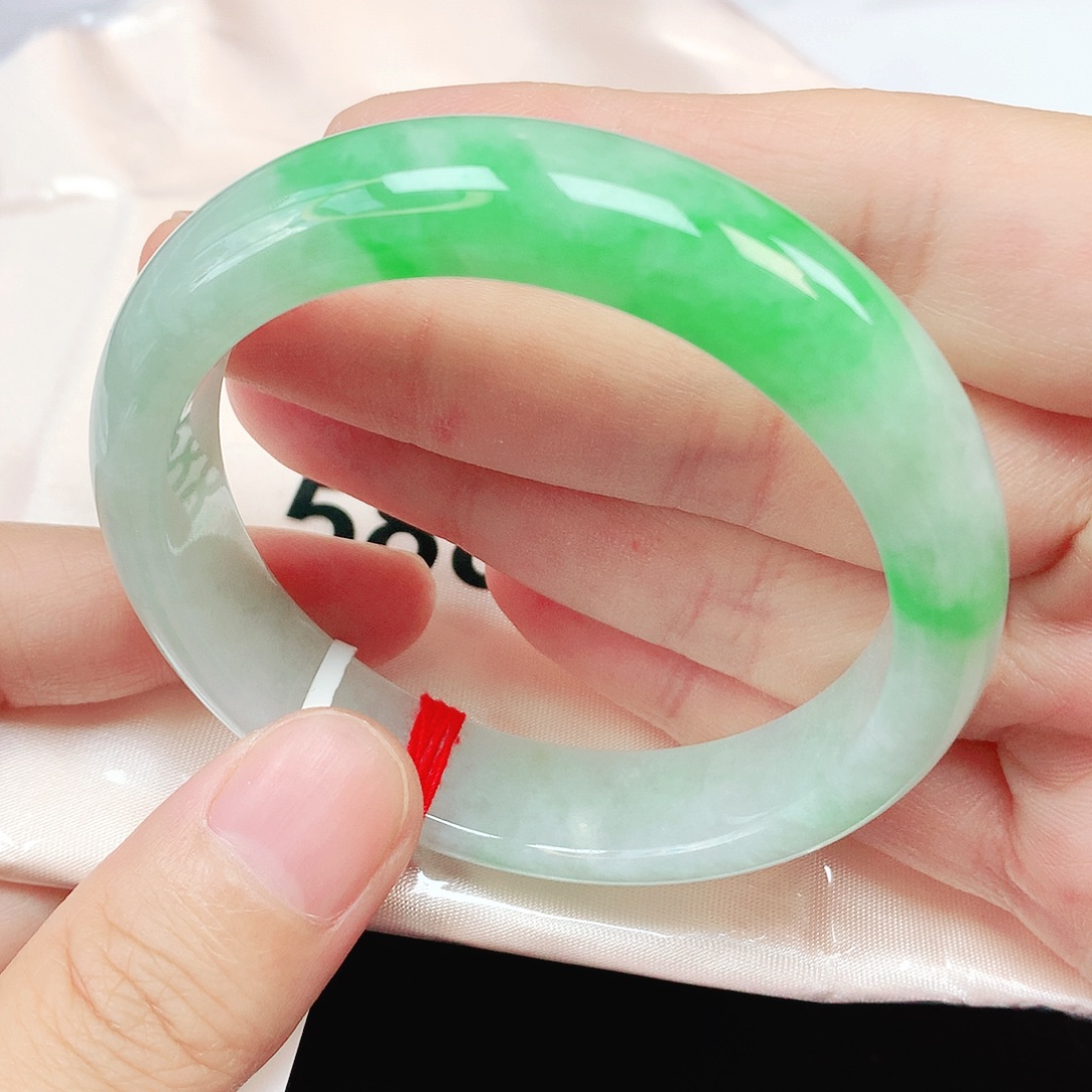 翡翠未镶嵌手镯抖音588