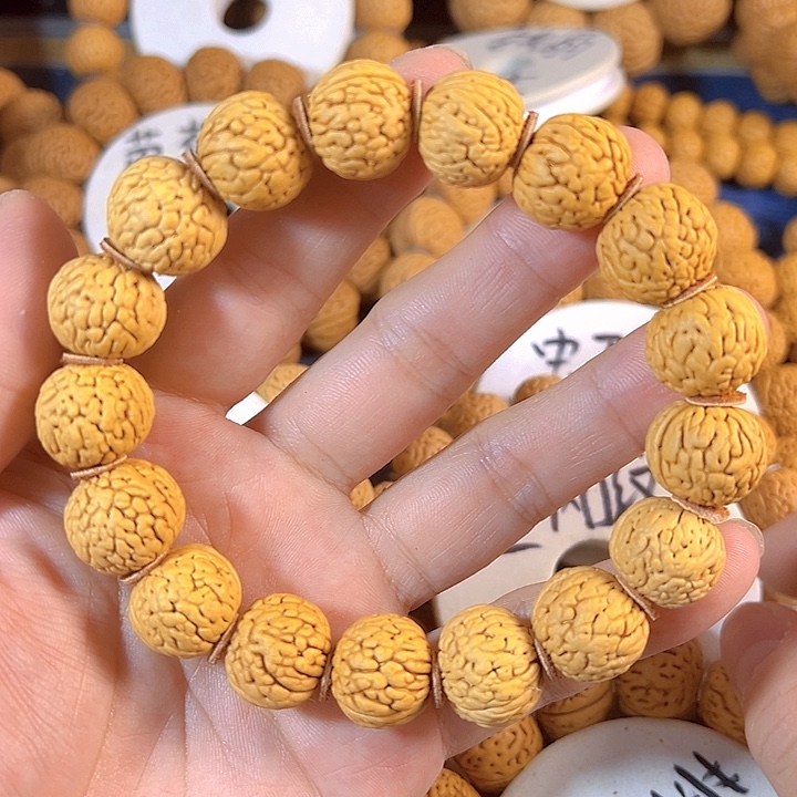 用***8手串桃核铁扇公主桃核手串