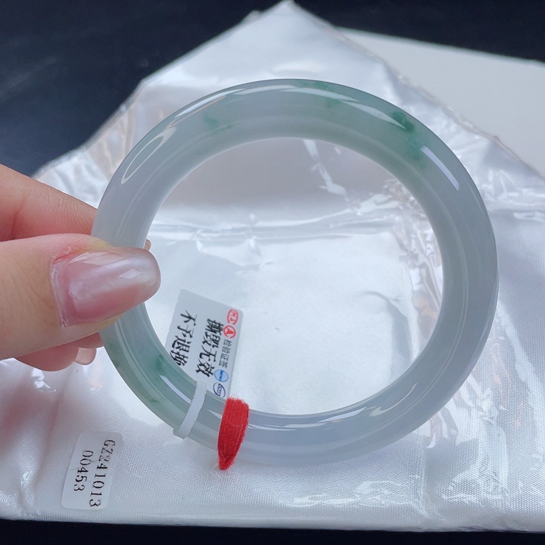 翡翠手镯未镶嵌翡翠0028