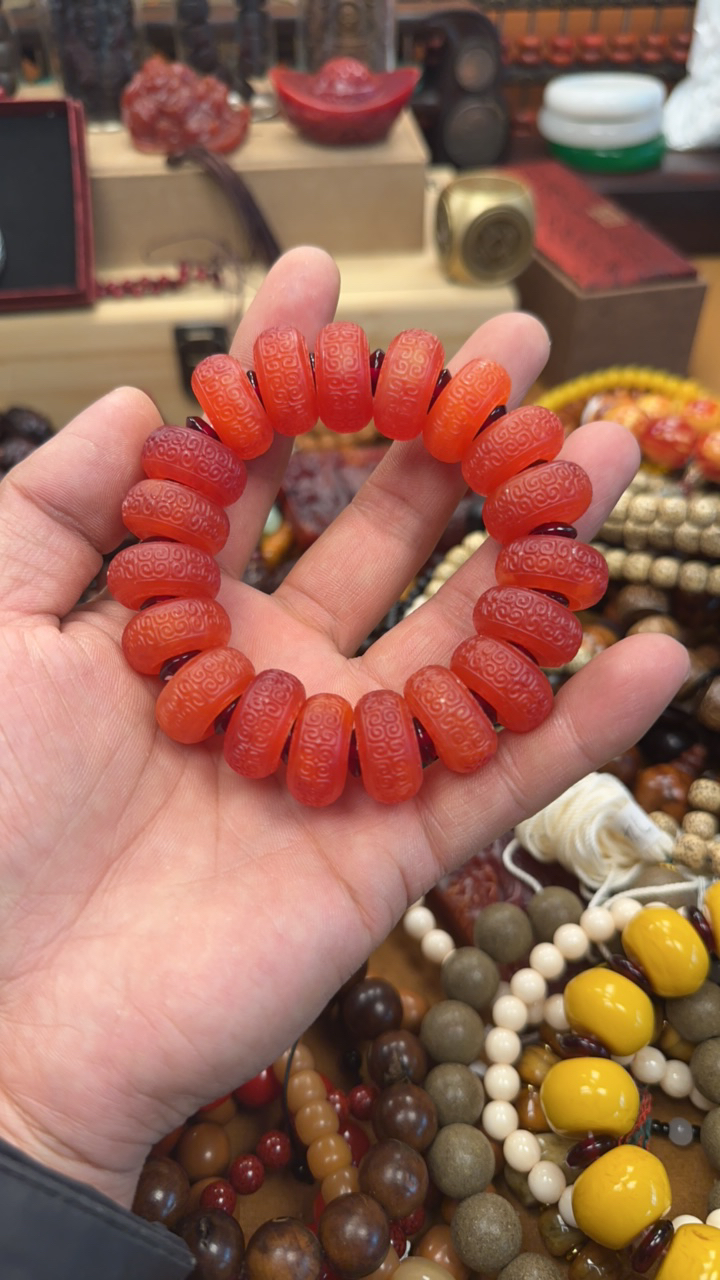 蜜蜡手串，所见即所得。 99