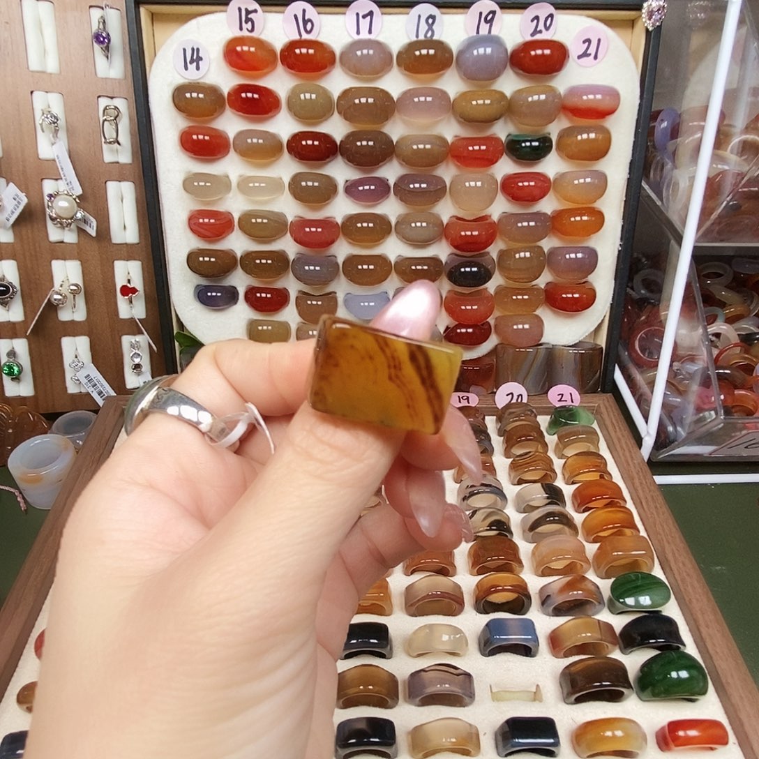 芽***芽玛瑙/玉髓未镶嵌戒指