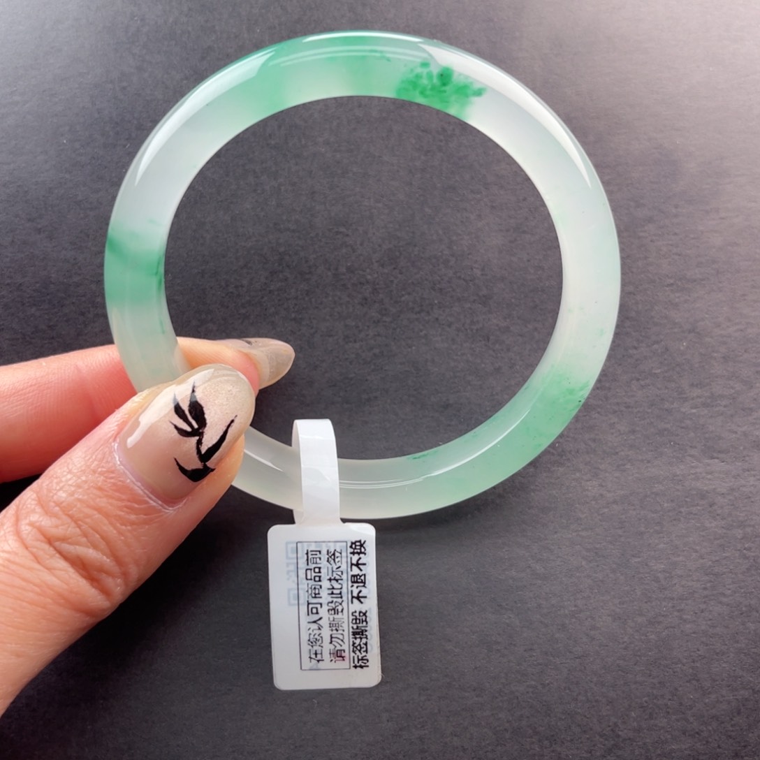 石英质玉手镯未镶嵌ღ****ღ