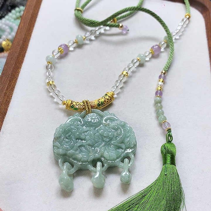 翡翠颈饰未镶嵌吊坠