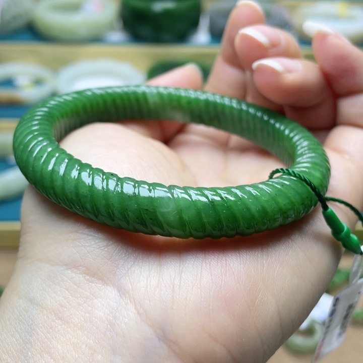 和田玉手镯61圈口。编号2银S925镶嵌