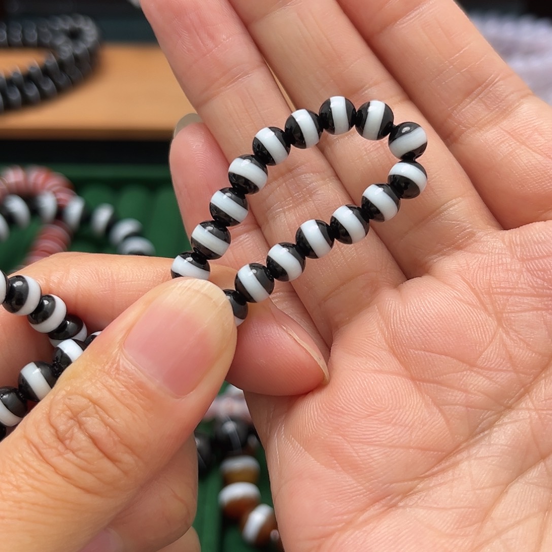 陈***姐玛瑙/玉髓合金手串