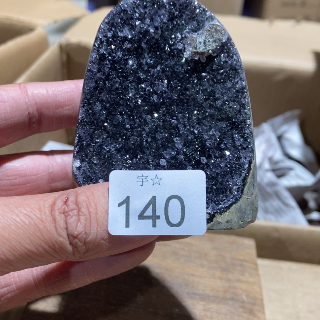 紫晶天然水晶摆件未镶嵌