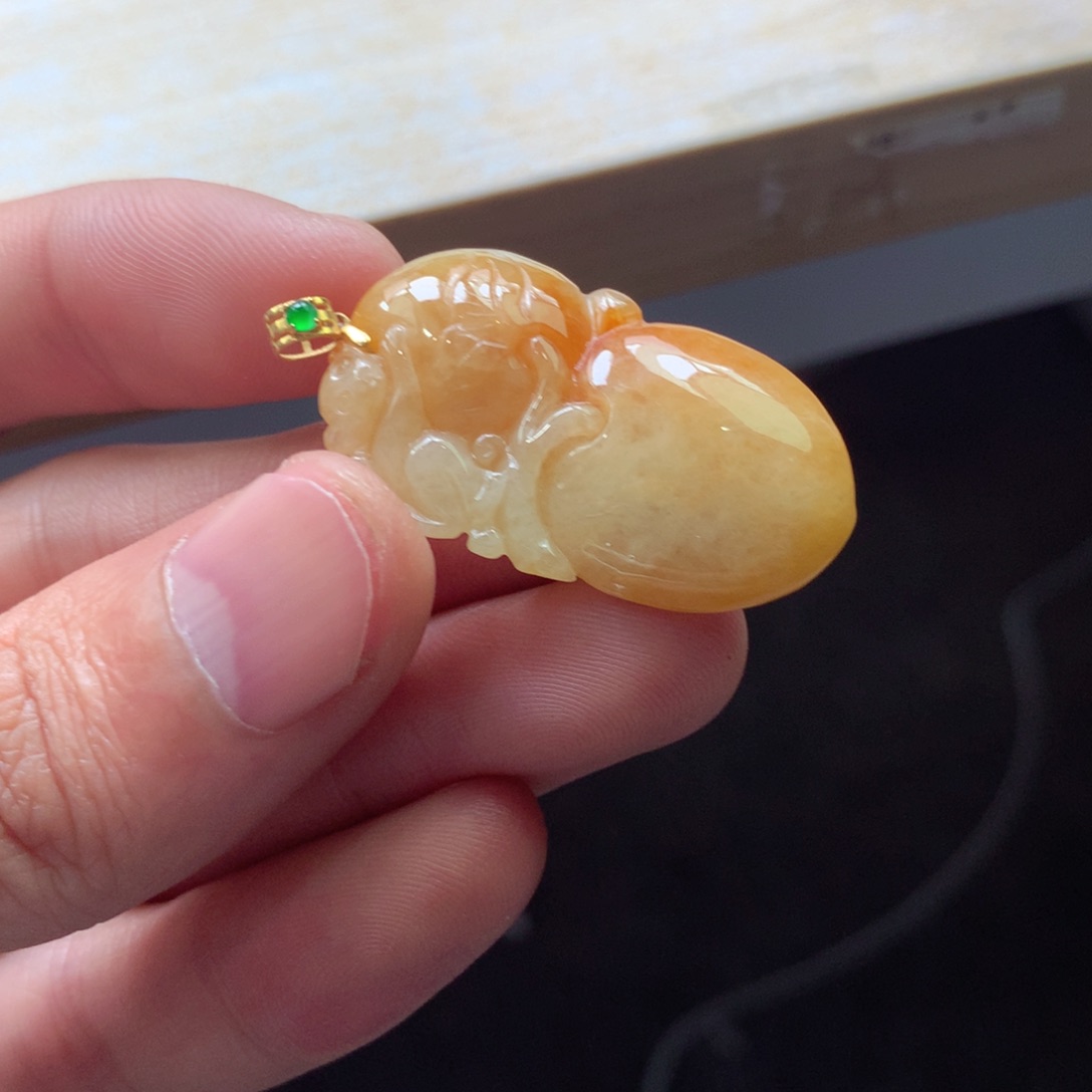 翡翠颈饰18K金镶嵌吊坠