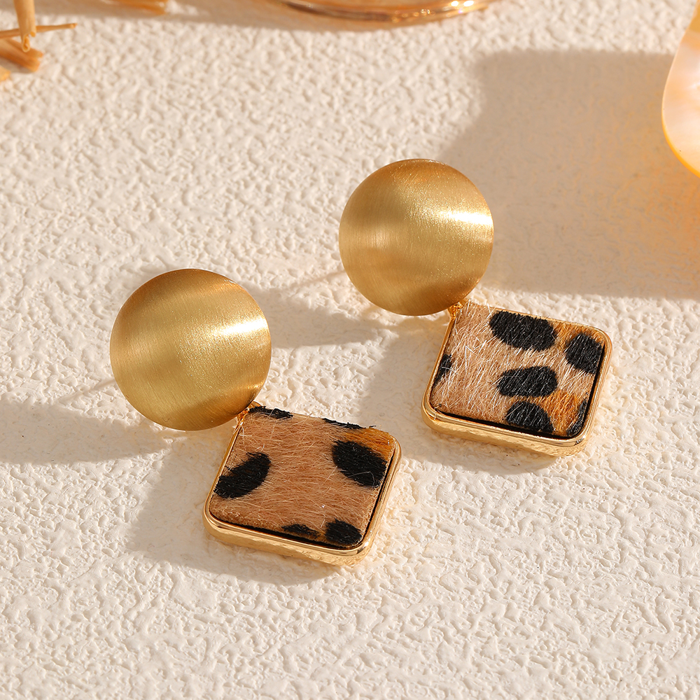 合金皮质耳饰 2025时尚豹纹立体几何欧美风经典简约气质耳饰