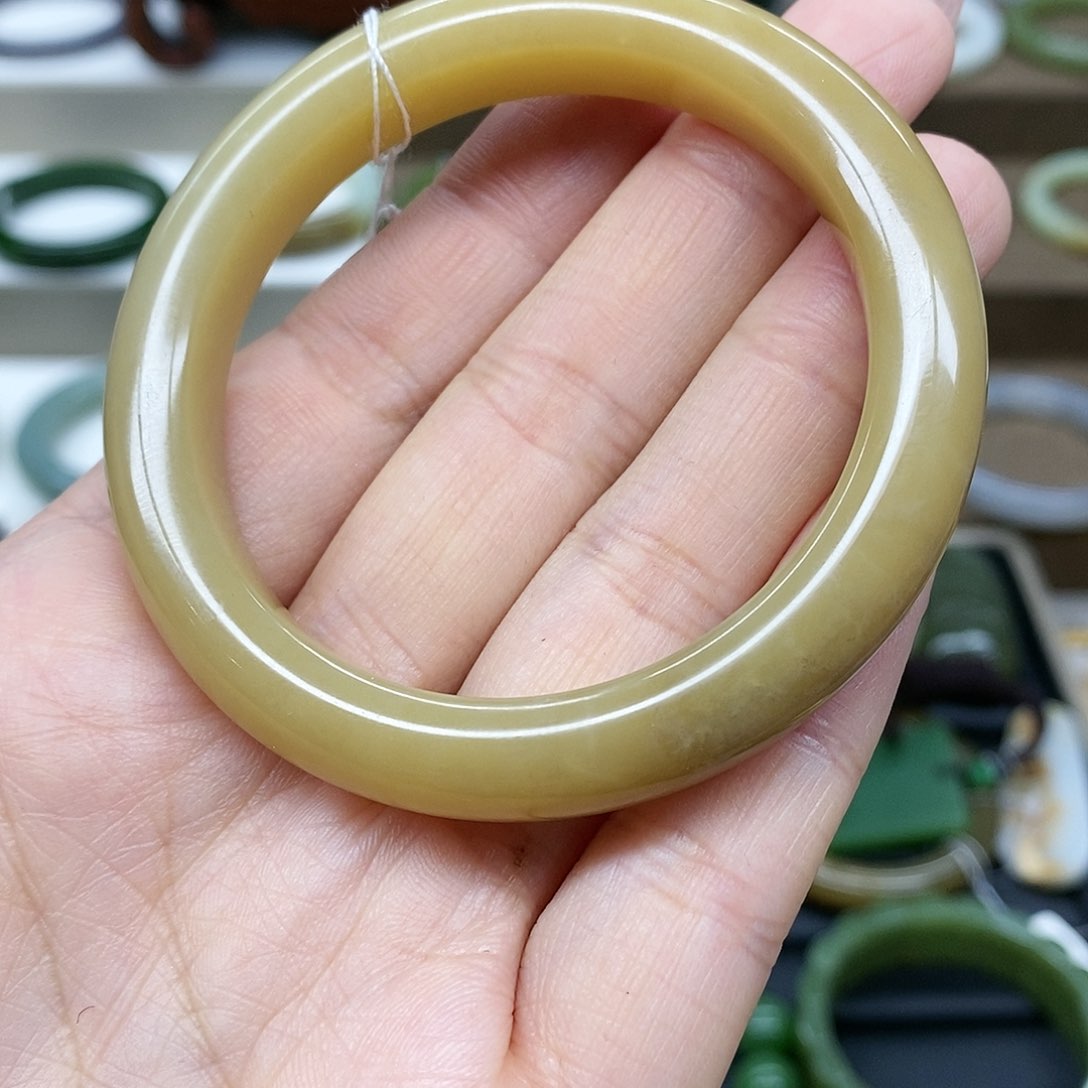 【闪购商品】和田玉手镯未镶嵌