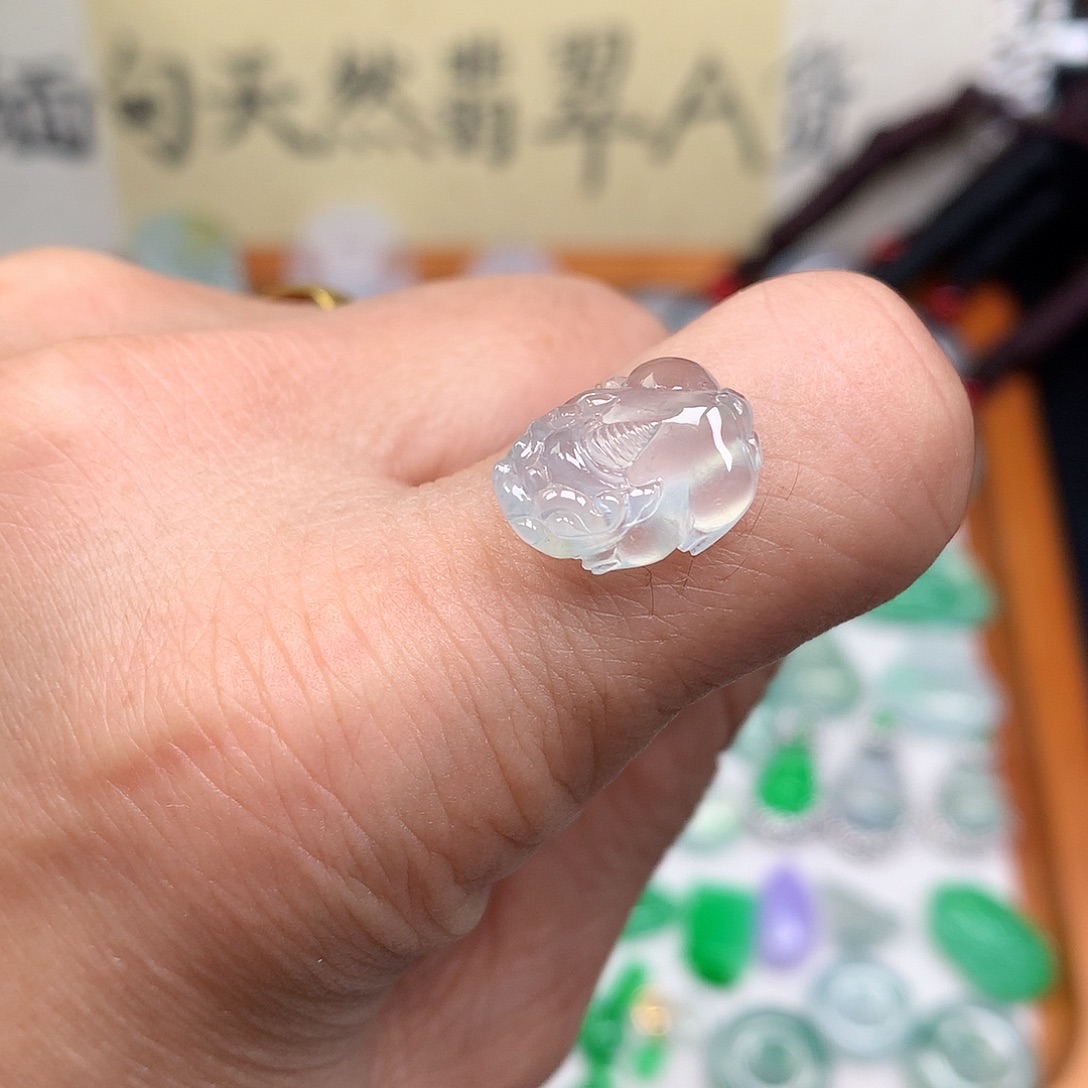 翡翠裸石缅甸天然A货翡翠冰种貔貅