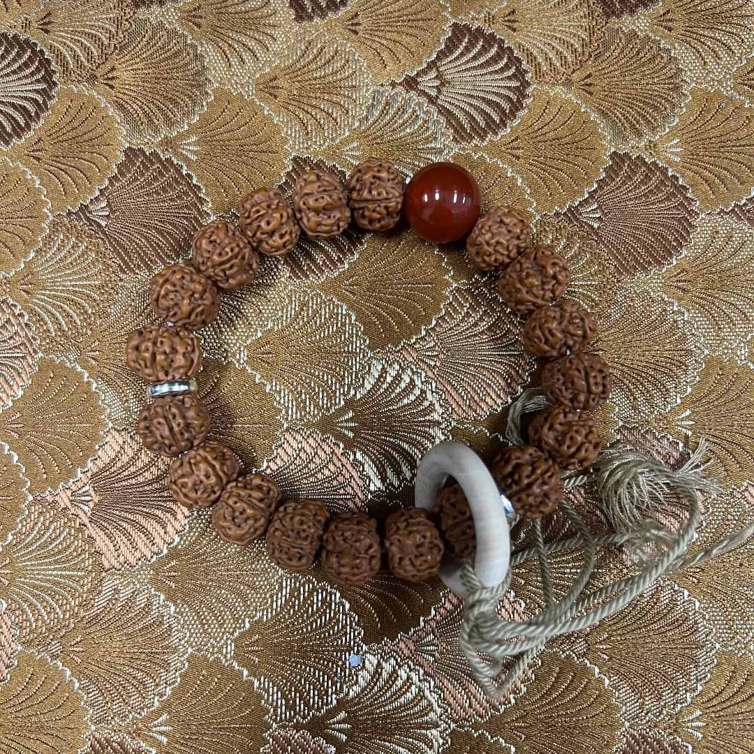 【 炎轩文趣斋】pt核桃环环相扣带红色圆珠手串