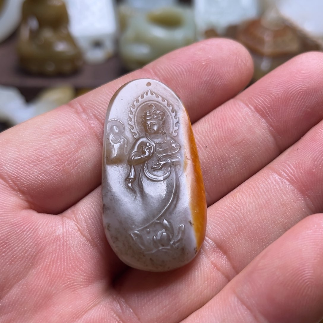 和田玉未镶嵌颈饰