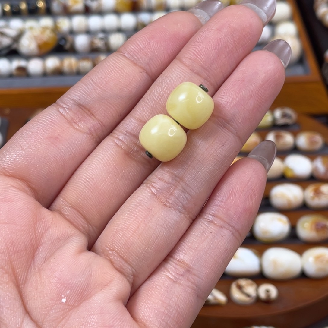 炜***何琥珀未镶嵌珠宝奇石琥珀蜜蜡