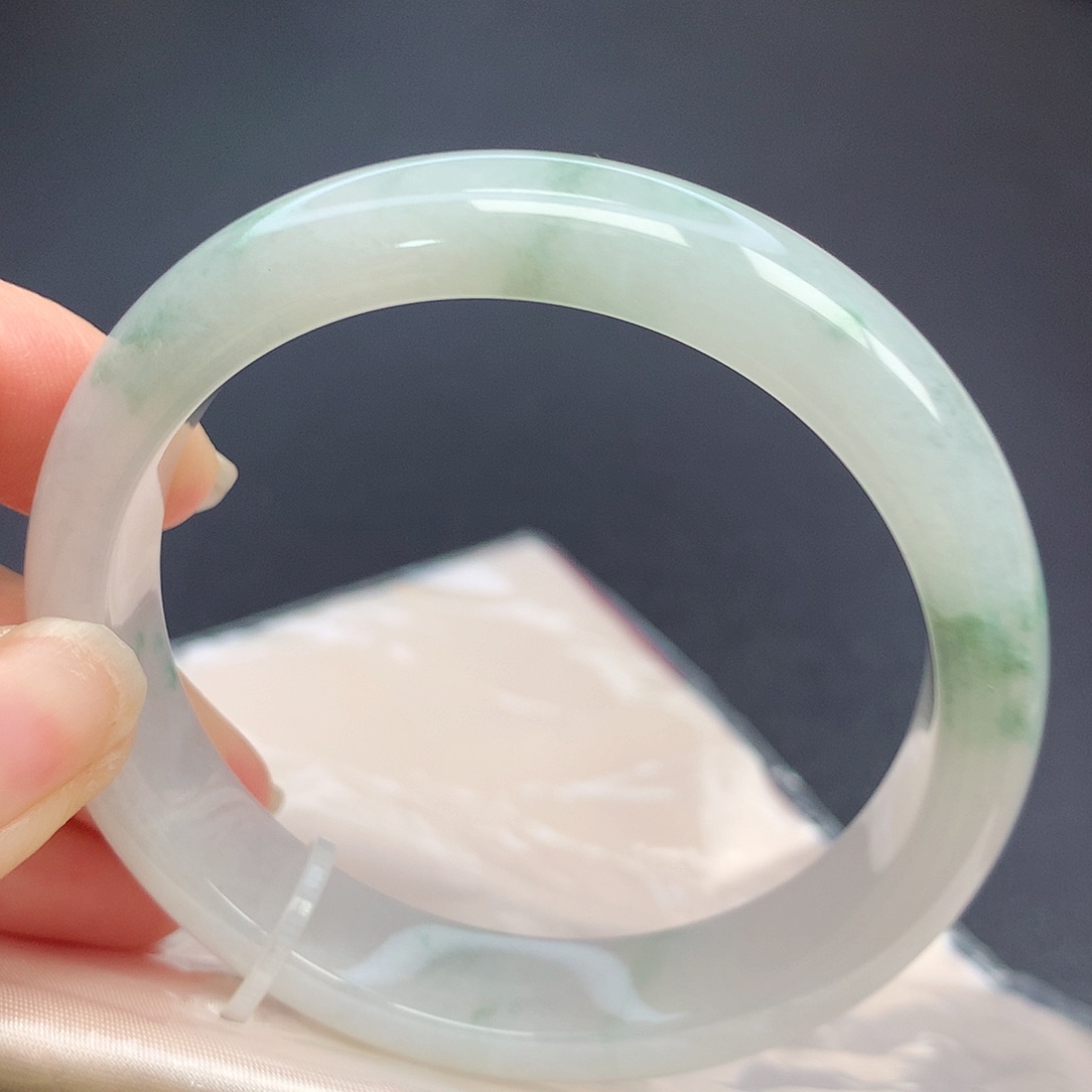 翡翠手镯未镶嵌05n n n n n n n n