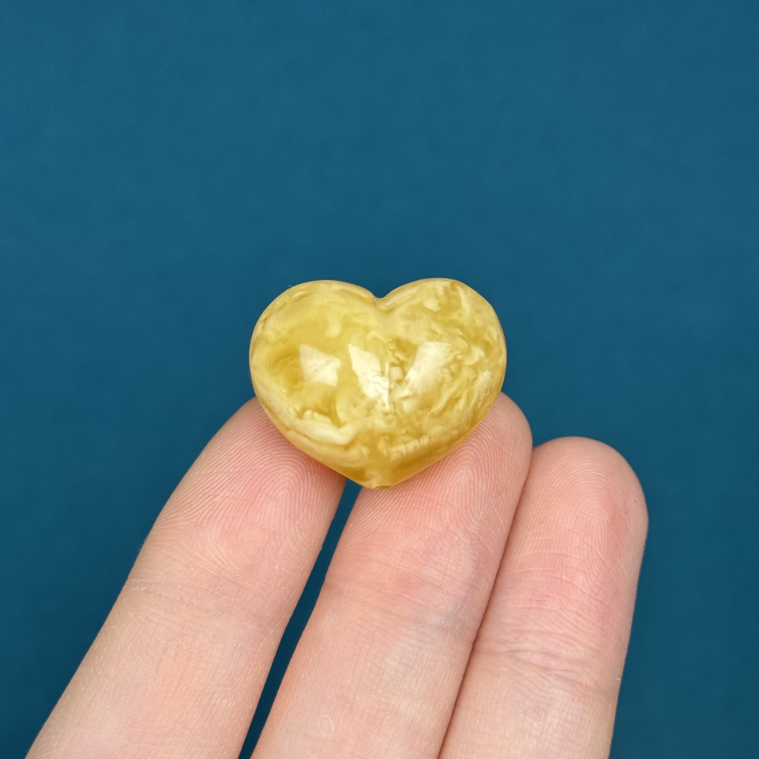 F4879天然原矿蜜蜡 屁桃爱心24*19.8*15.5mm一物一图假一罚十