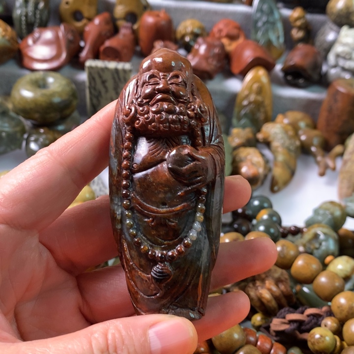 未镶嵌岫岩河磨玉（透闪石质玉）把件