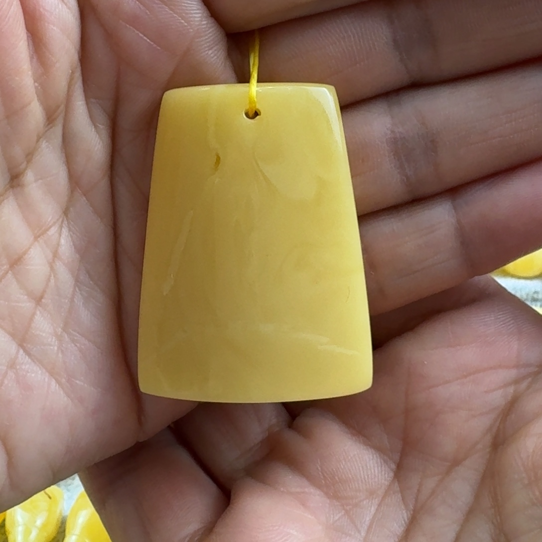 汗***牛蜜蜡未镶嵌裸石31