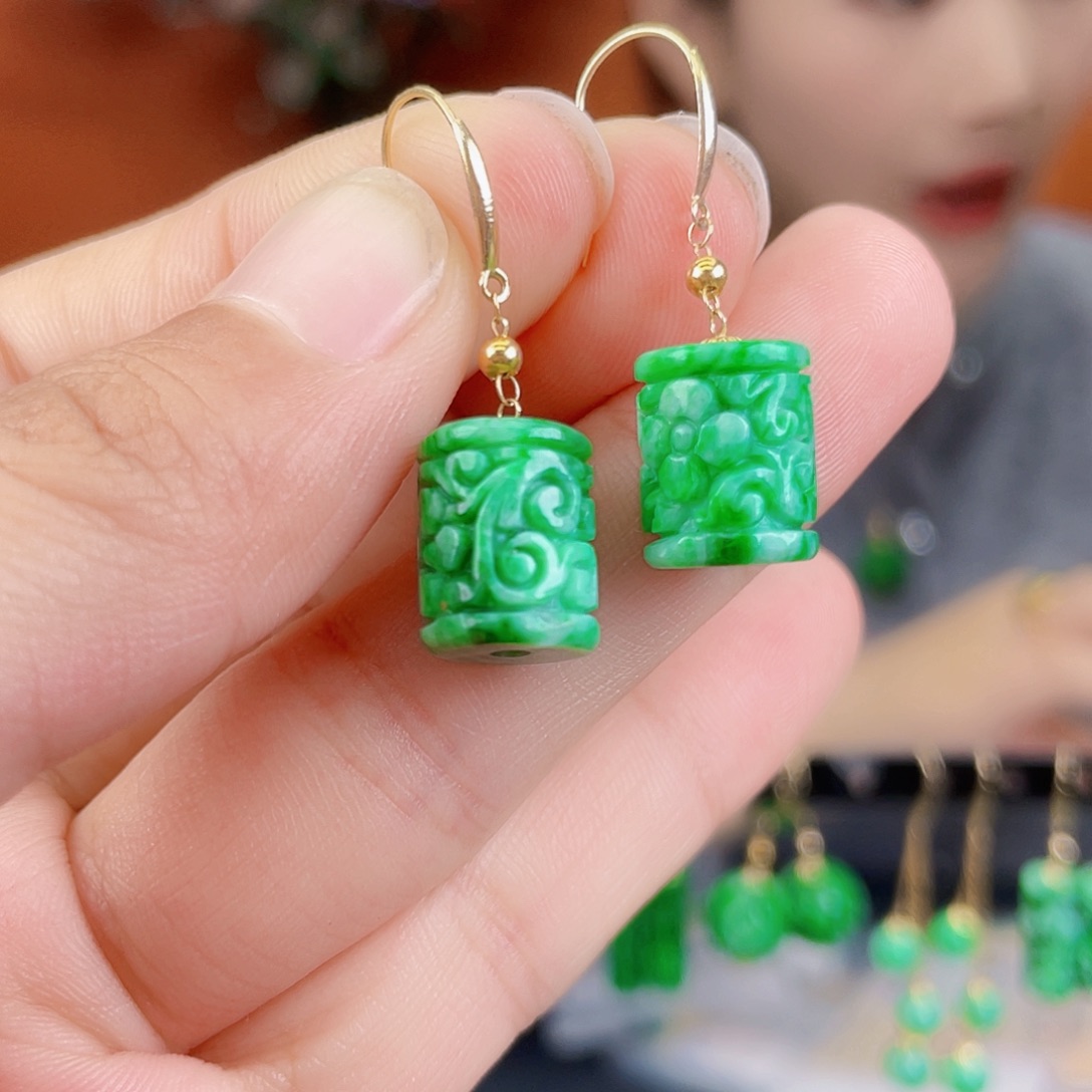 翡翠18K金镶嵌耳饰