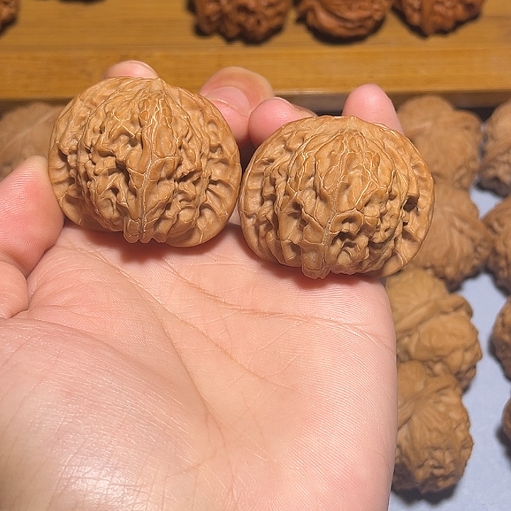 文玩核桃把件41原生态无药房山磨盘