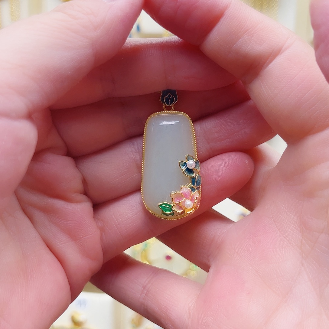 和田玉银S925镀金镶嵌颈饰