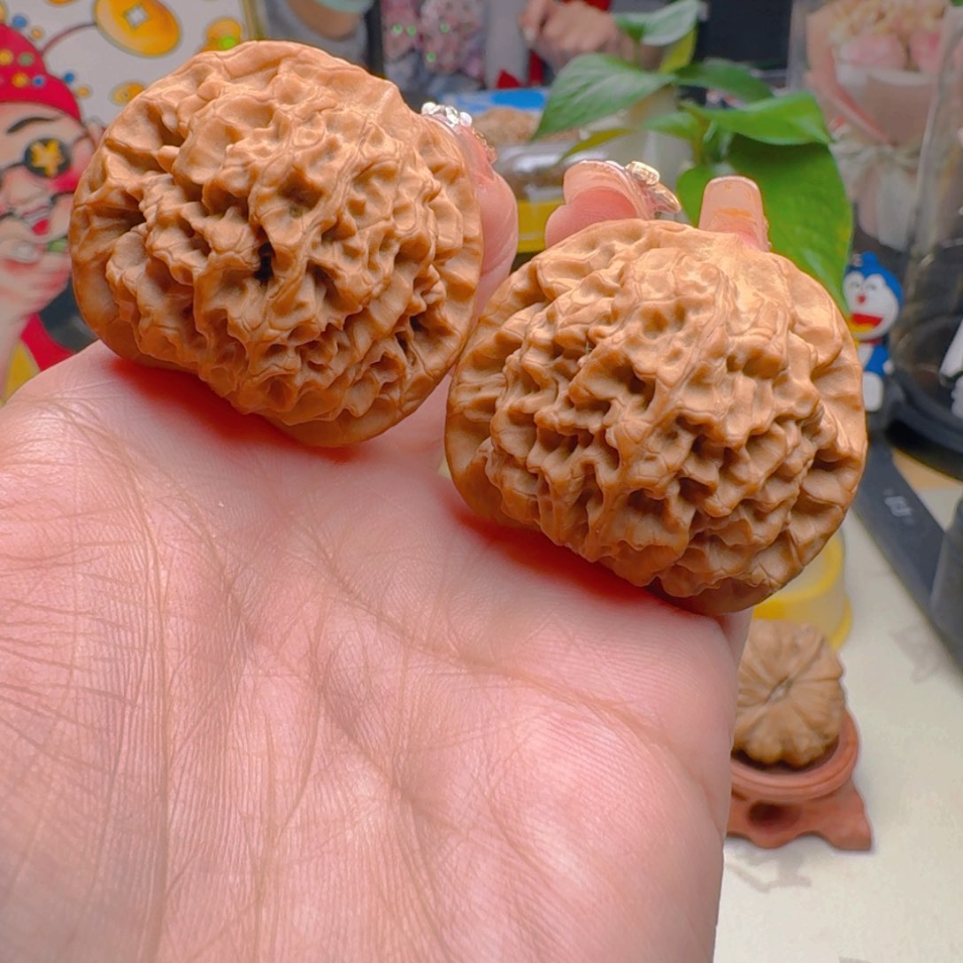 核桃把件看*清37尺寸秦闷