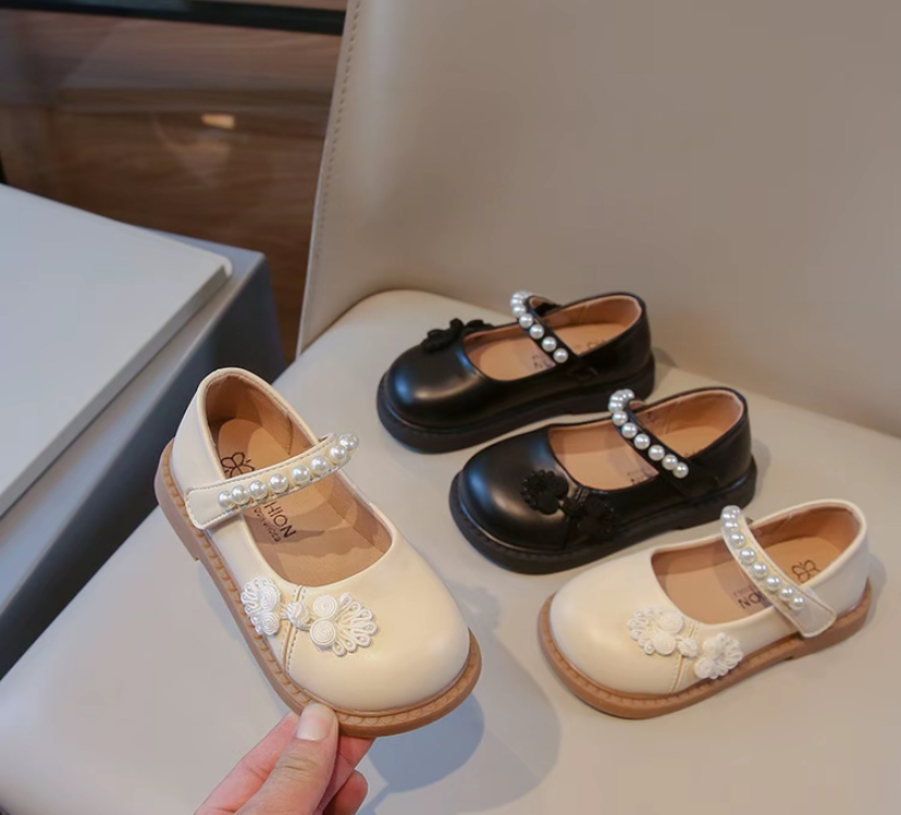 女宝古风中国结珍珠小皮鞋演出马面裙Y168