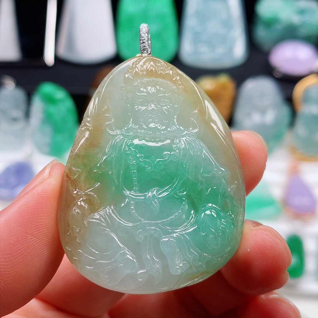 翡翠颈饰未镶嵌黄财神