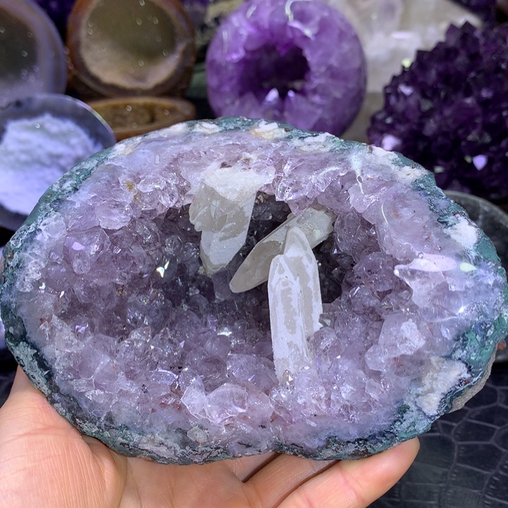 奇石原皮洞 未镶嵌水晶