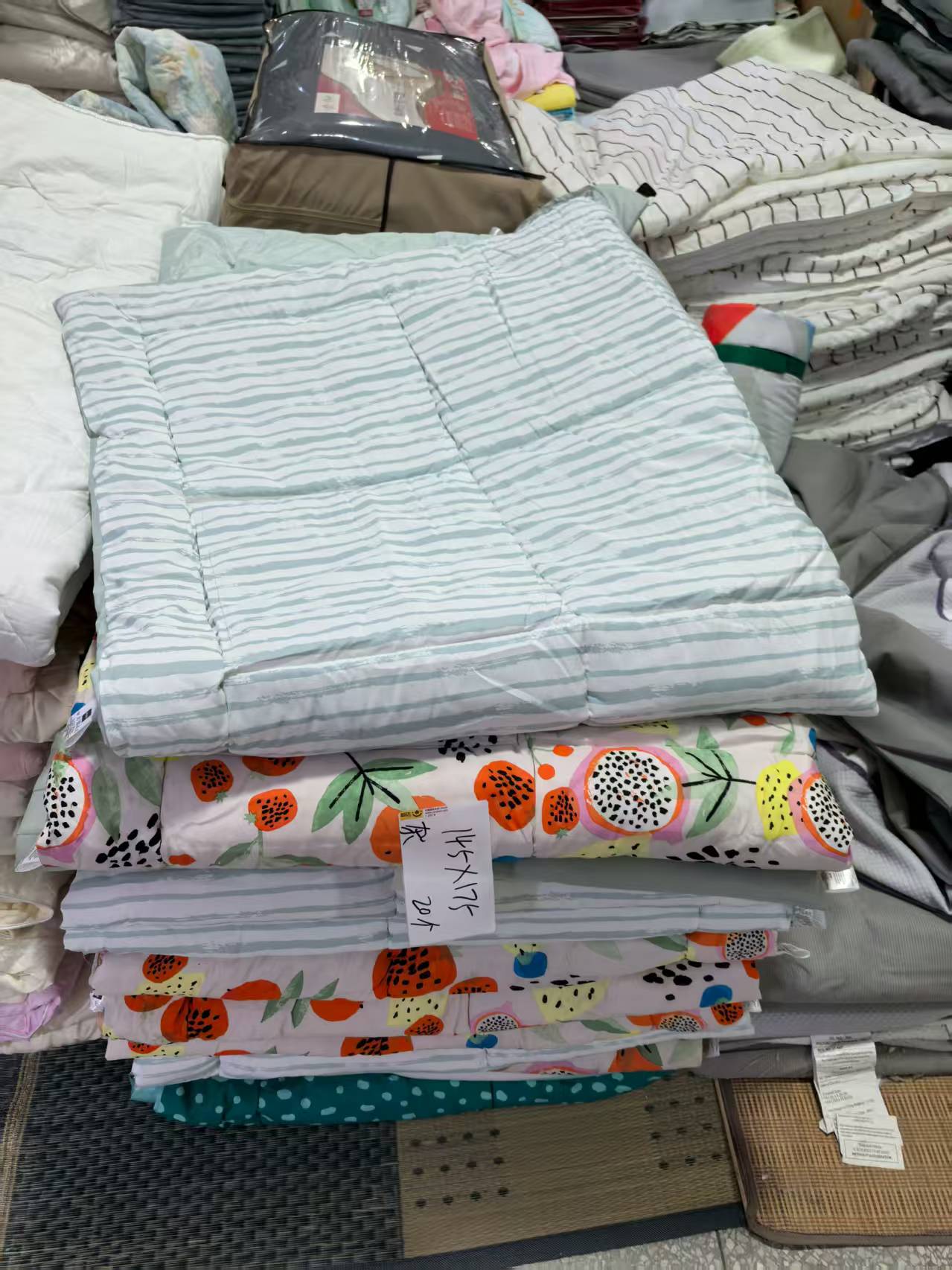 《厚广家》3楼140×175杂款防水加厚爬爬垫 发1张 不挑色