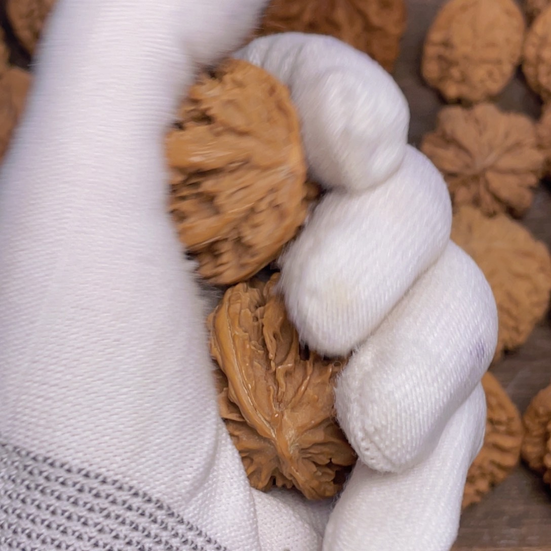 文玩核桃吊坠2 秦岭野生小众灯笼