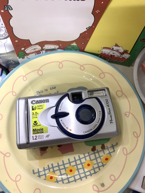 9新  佳能a100 功能正常 配件内存卡 自备五号电池