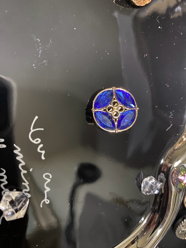 蓝色锆石金属纽扣
