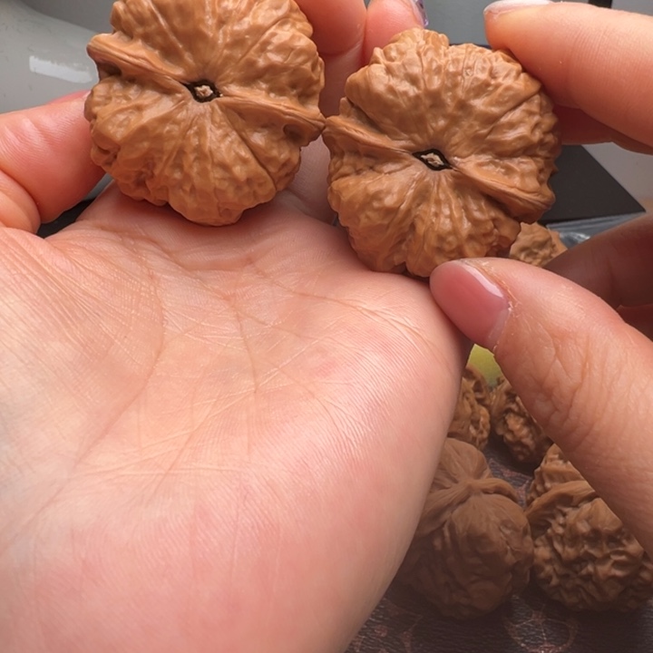 吊坠文玩核桃蛤蟆头精品八腿八眼39尺