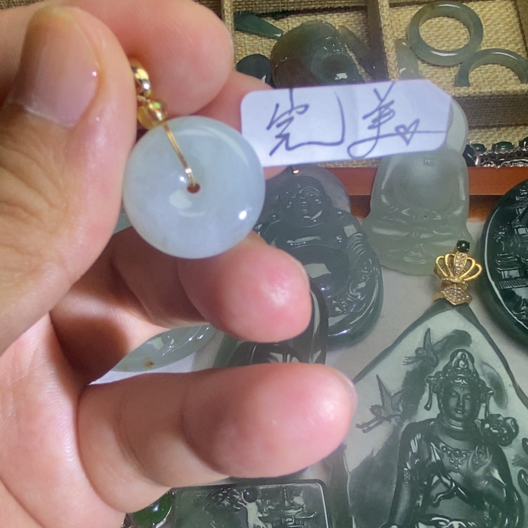翡翠未镶嵌颈饰我