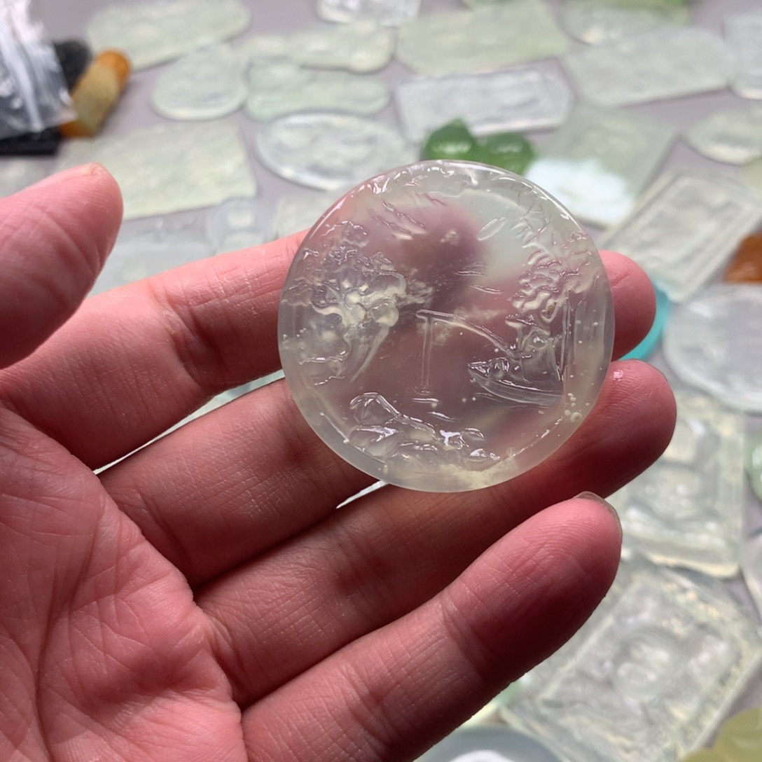 蛇纹石玉颈饰未镶嵌