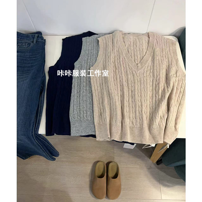 REKAYYAT 羊毛休闲时尚百搭宽松舒适V领麻花针织马甲背心TJ