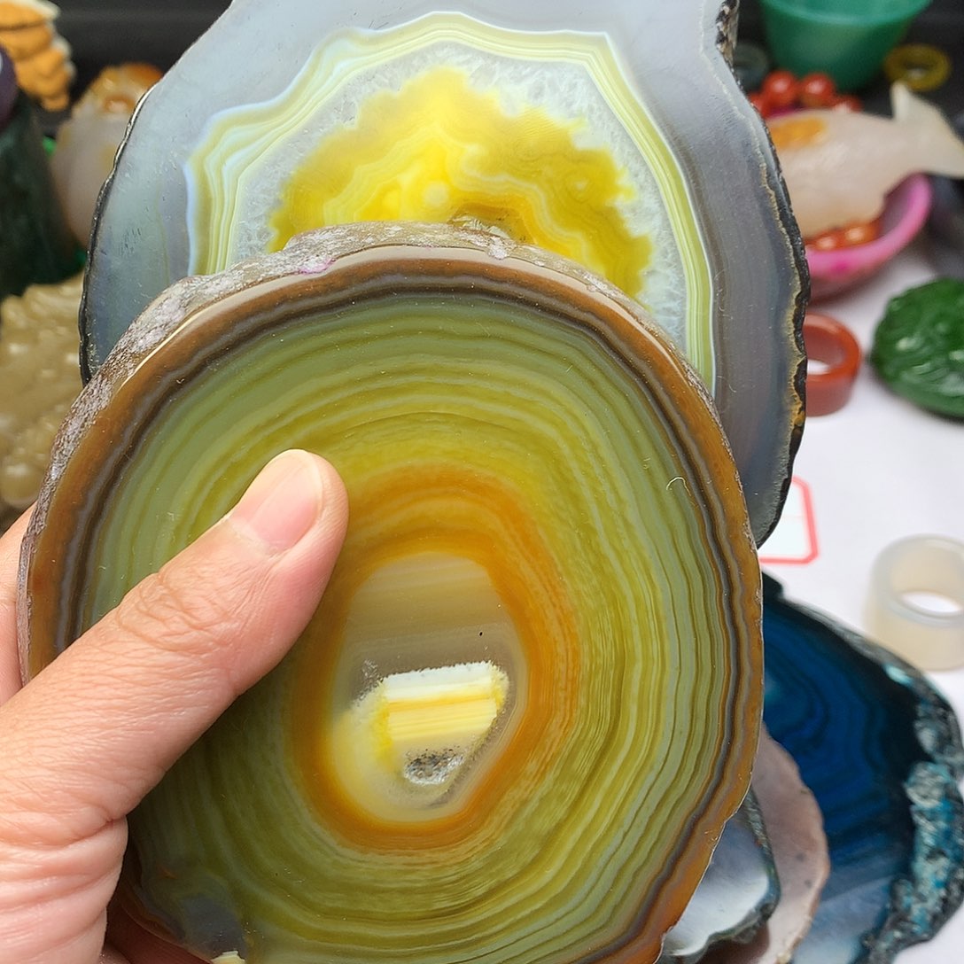 玛瑙手饰未镶嵌大*布