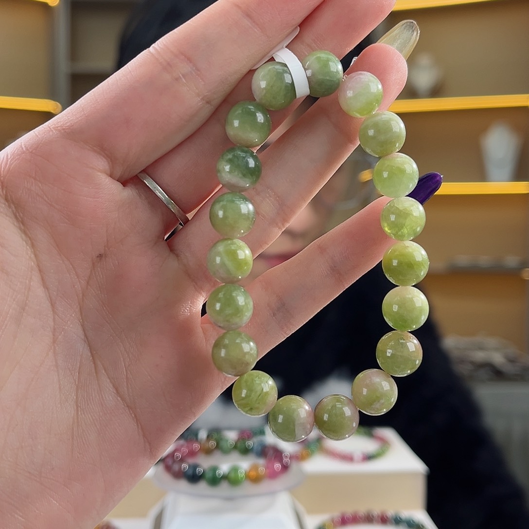 碧玺碧玺10mm。      未镶嵌