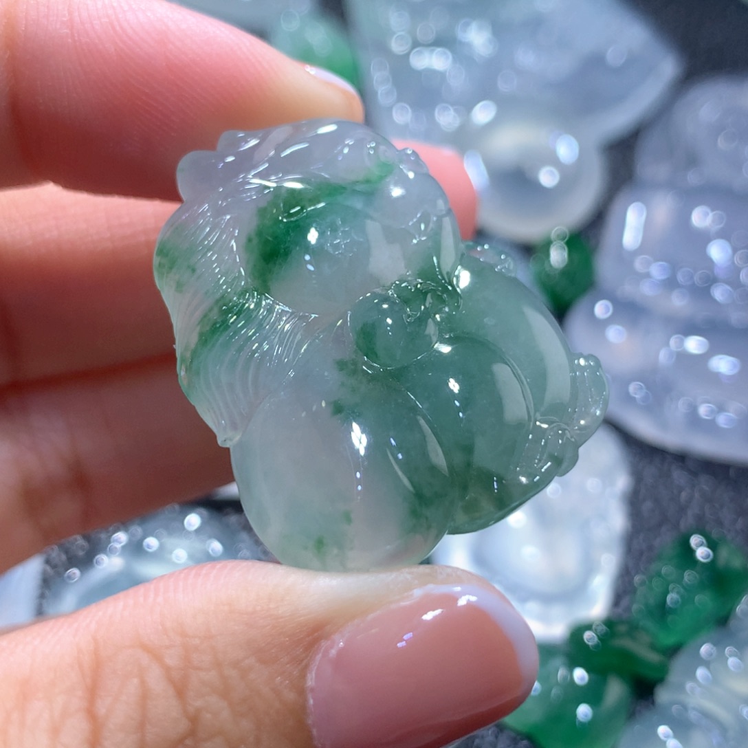 翡翠颈饰未镶嵌缅甸