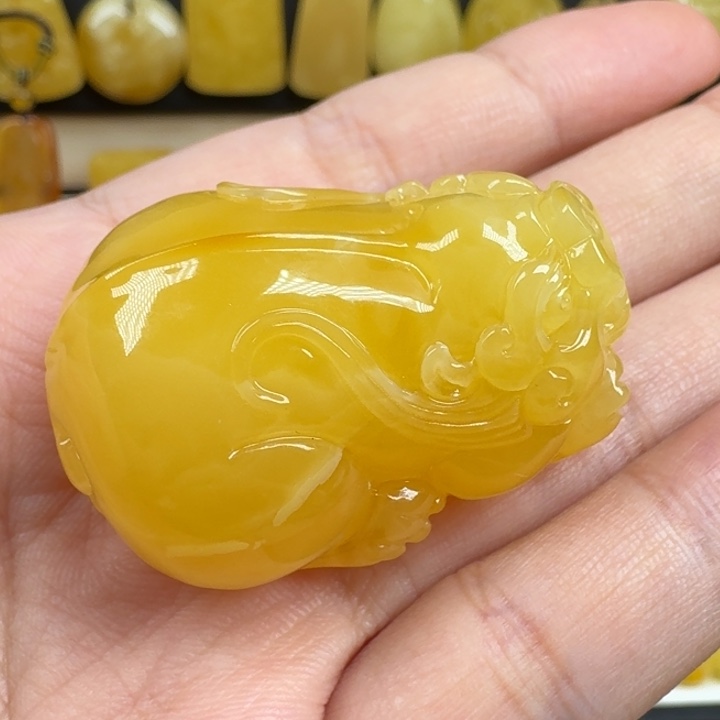 蜜蜡未镶嵌珠宝奇石