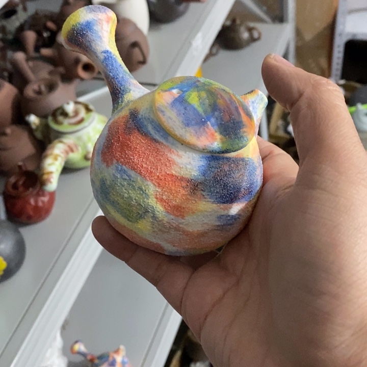 陶瓷艺术品及陶瓷壶