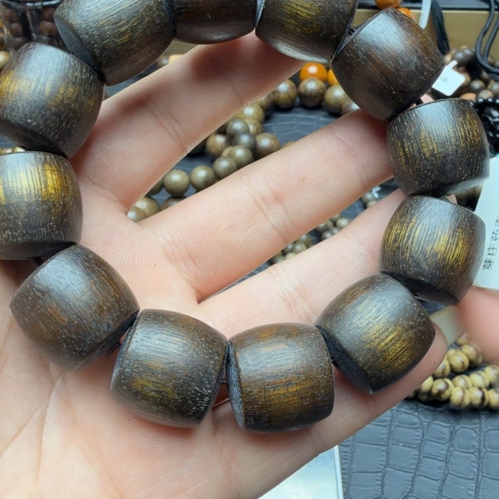 沉香碎屑沉香芽庄结霜绿棋