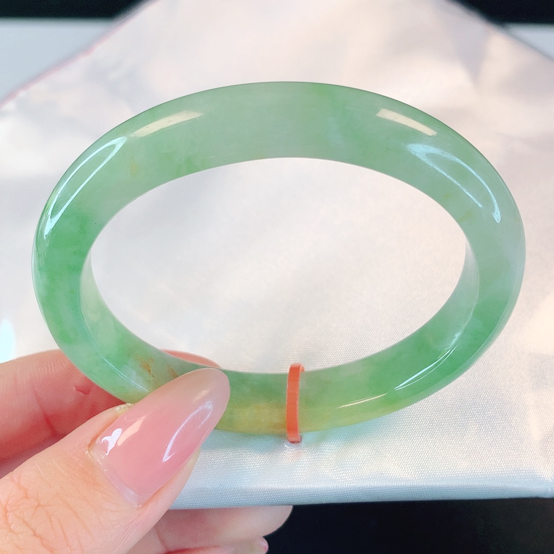 翡翠手镯未镶嵌52贵妃镯