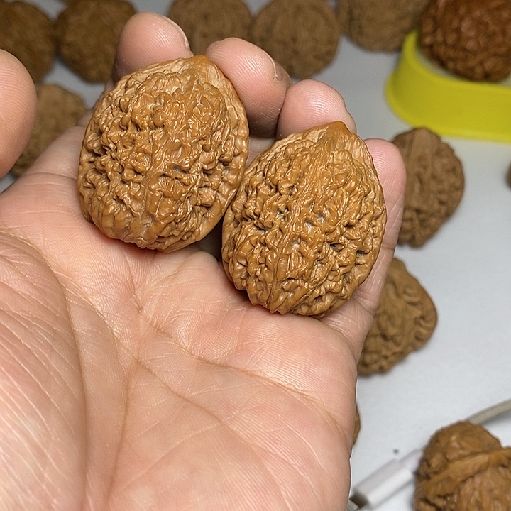 文玩核桃把件33尺，蒜头