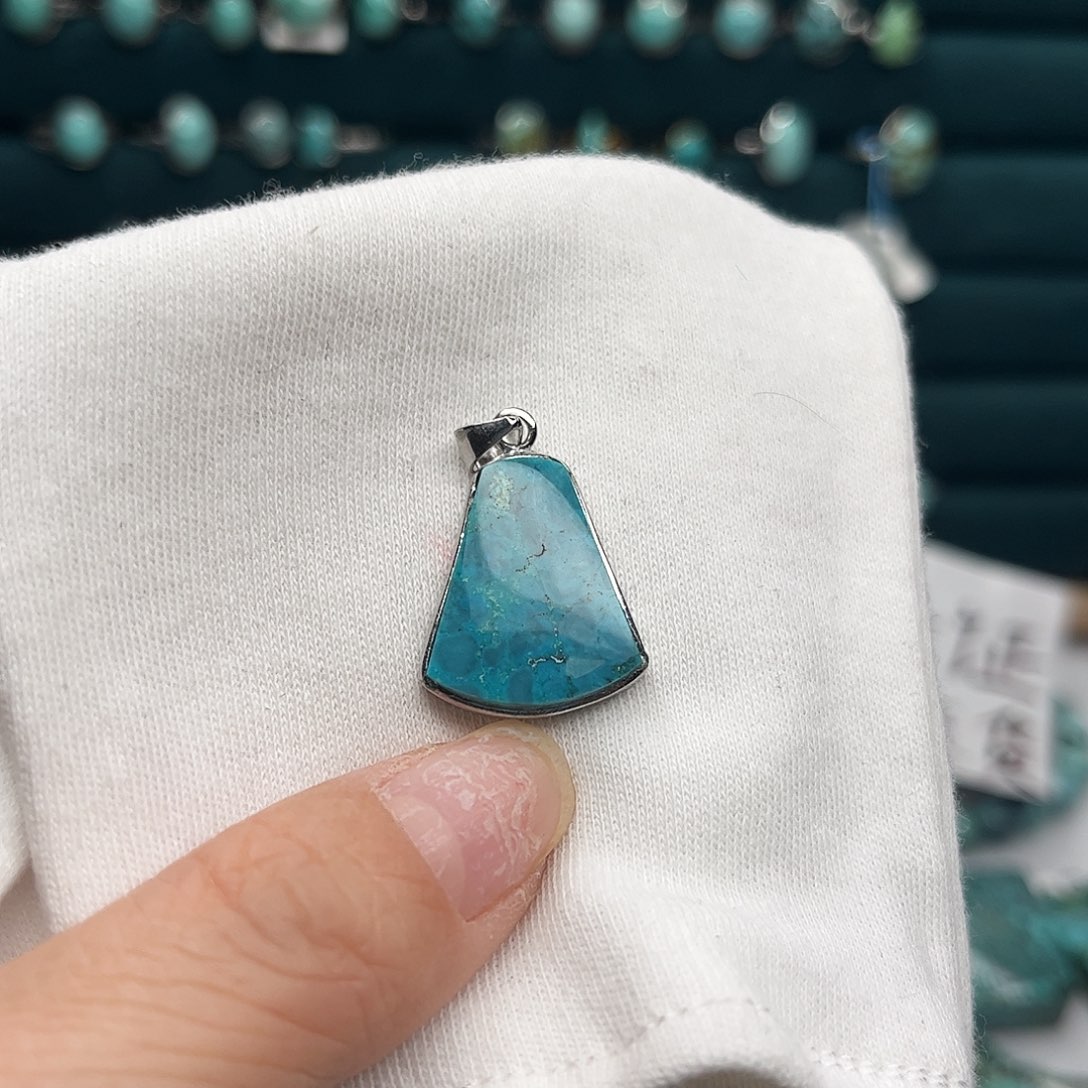 绿松石绿松石未镶嵌