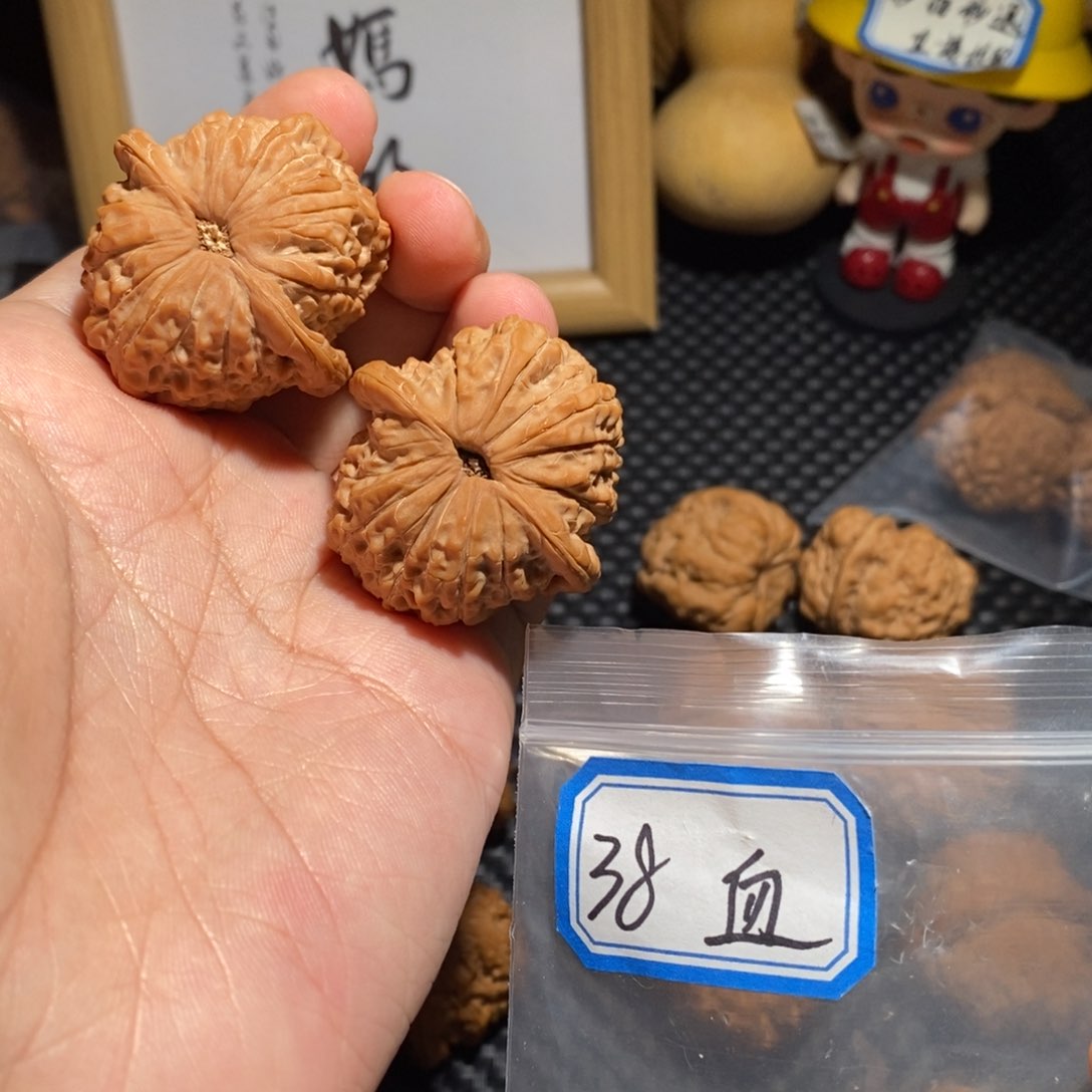 文玩核桃把件只***y血麒麟38