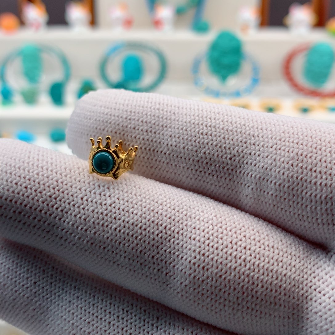 绿松石配饰18K金镶嵌