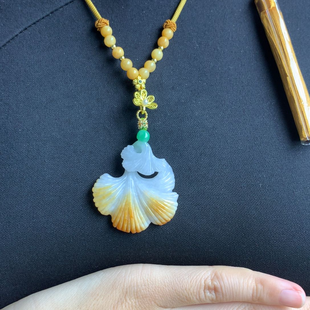 翡翠颈饰未镶嵌翡翠