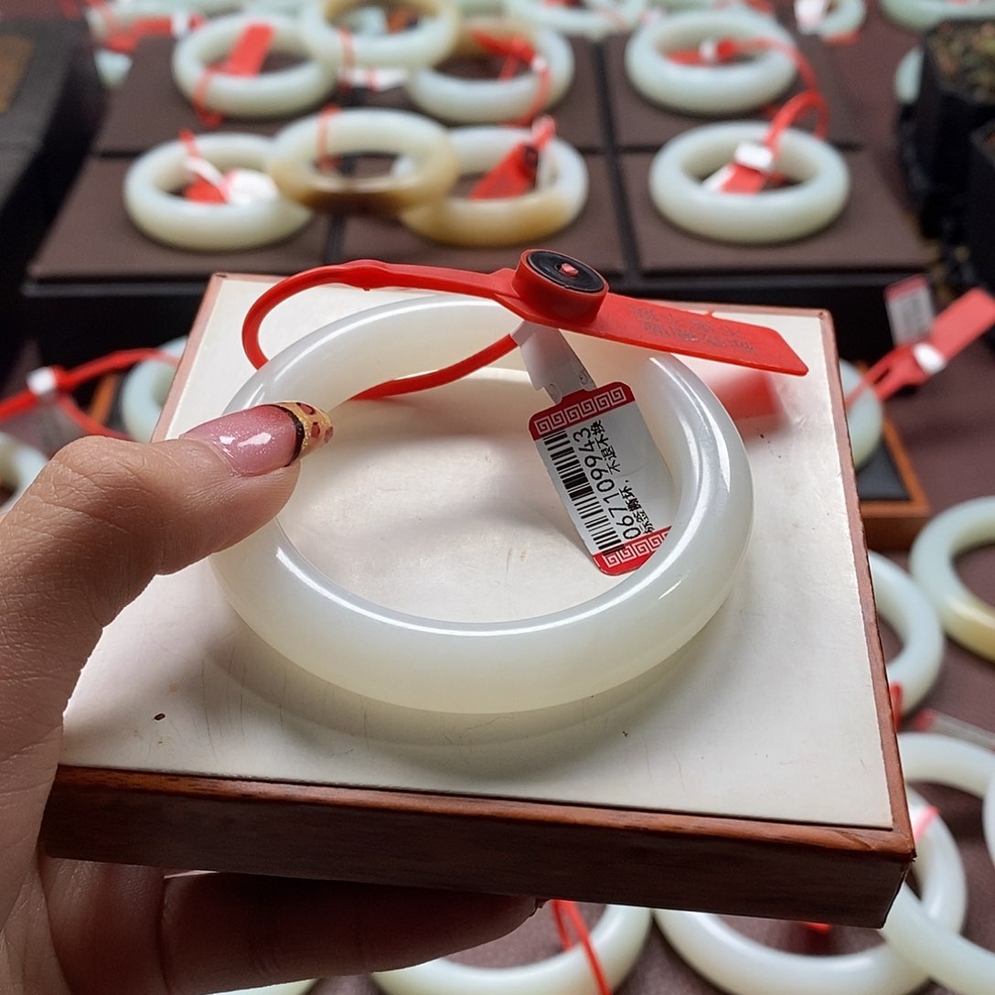 和田玉手镯未镶嵌L**a